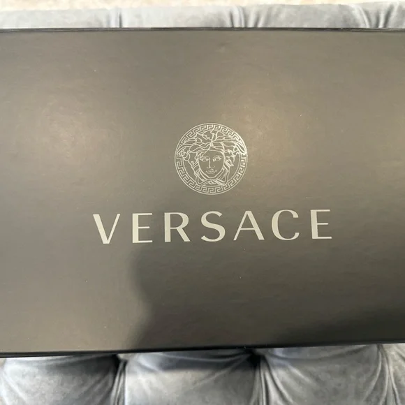 Versace bag - Picture 2 of 7